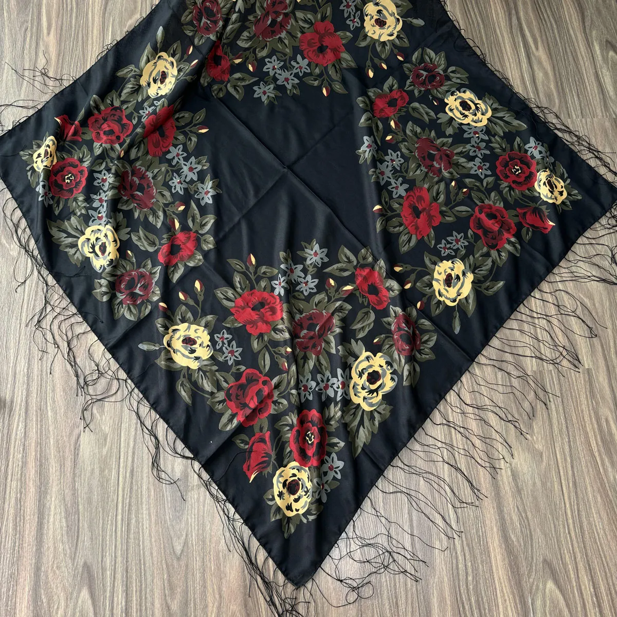 روسری ترکمن نخی قواره بزرگ 142x142 ایستایی عالی چهار فصل بدون چروک و پرز