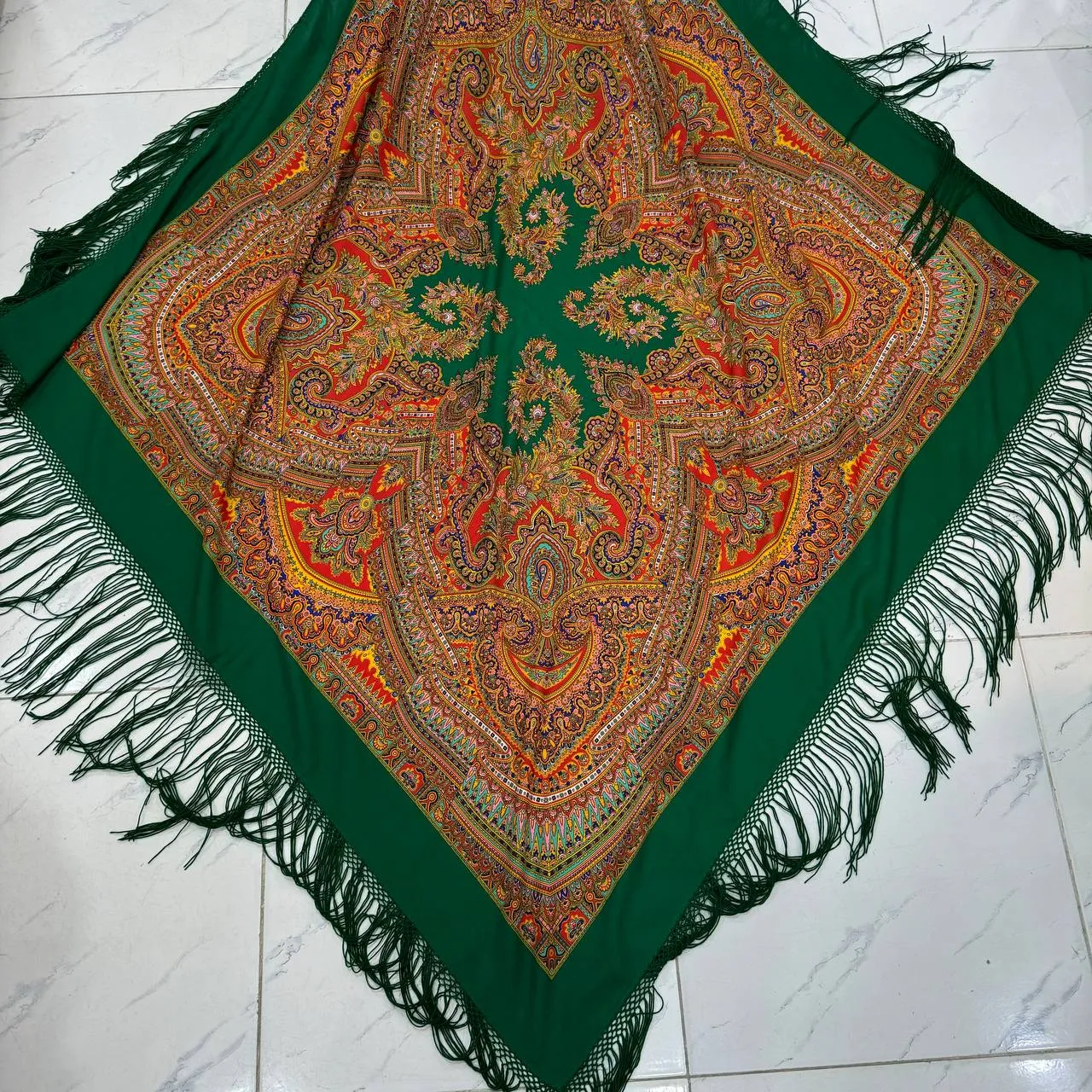 روسری ترکمن اصل ترکیه کد 1396 قواره 140-150 جنس نخی ریشه دستباف 4 فصل